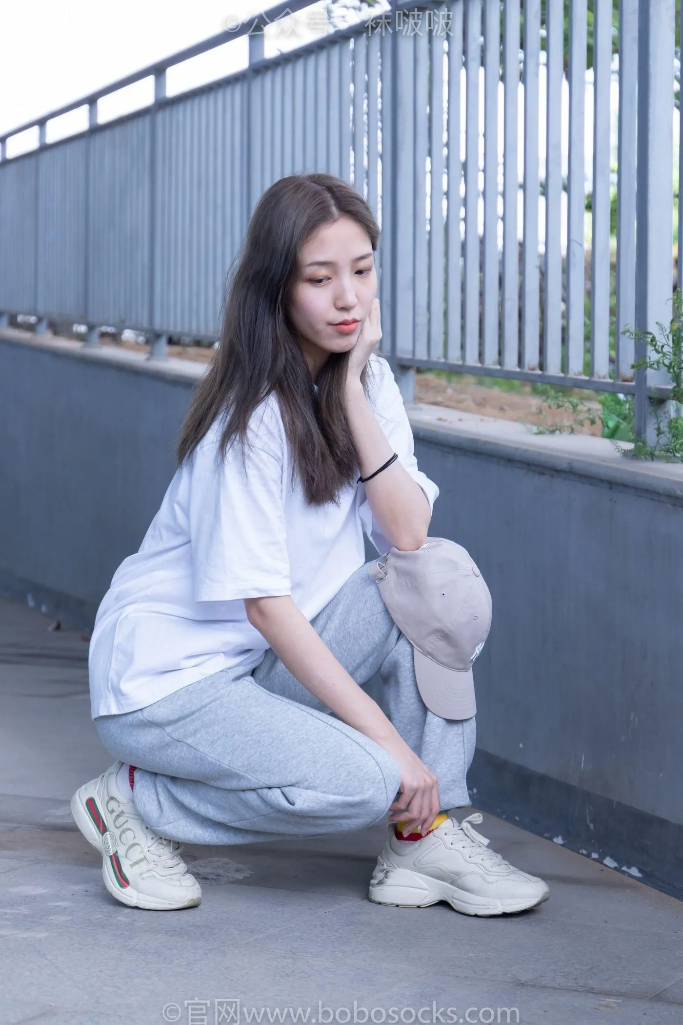 [BoBoSocks袜啵啵]NO.012 泡芙-运动鞋、白棉袜、裸足 [132P]插图3